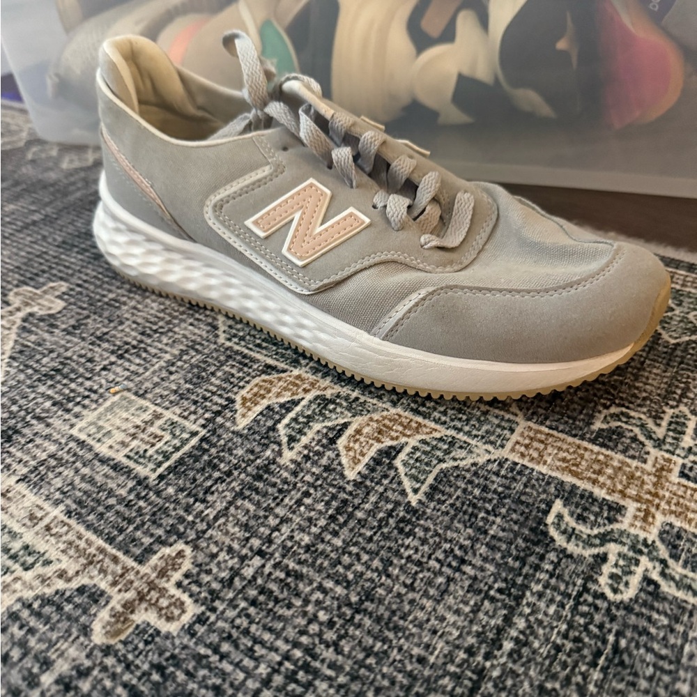 New Balance Light Gray Sneakers with Pink Accents
